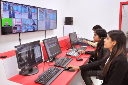 Well equipped Media Lab Well equipped Media Lab
